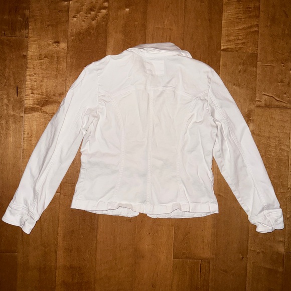 Live a Little Cotton White Jean Jacket - Fitted and Feminine - Picture 5 of 6